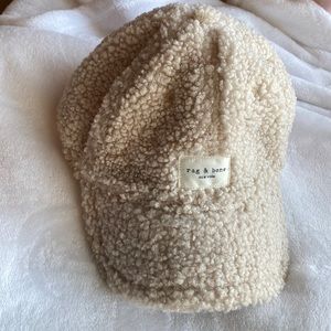 Cute Sherpa rag and bone baseball cap!